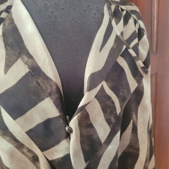 Jones New York Woman Zebra Print Blouse 24W - Picture 2 of 4